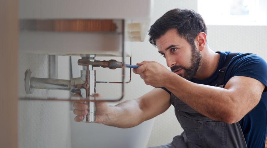 Water heater leaking fix in Red Rock, AZ